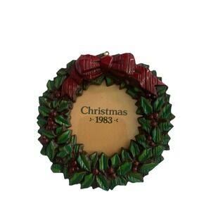 Vintage Avon 1983 Captured Moments Frame Ornament Christmas Wreath ornament